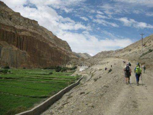 TREKKING IN MUSTANG 2010